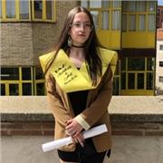 Profesora de lengua castellana y literatura imparte clases a niños de entre 3 a 13 años